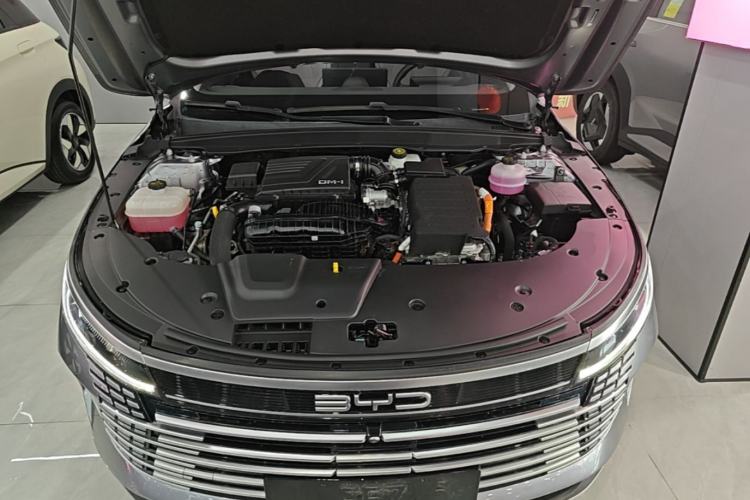 Used BYD Destroyer 05 2024 Honor Edition DM-i 120KM Luxury Model Engine Bay