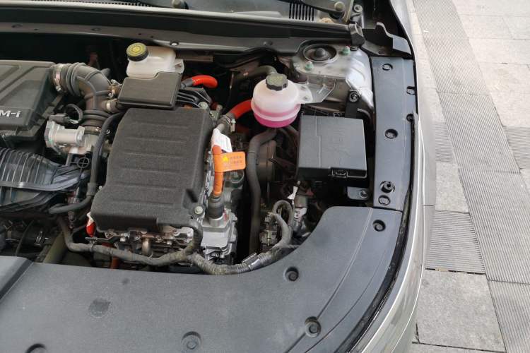 Used BYD Destroyer 05 2024 HONOR Edition DM-i 55KM Luxury Model Engine Bay Left