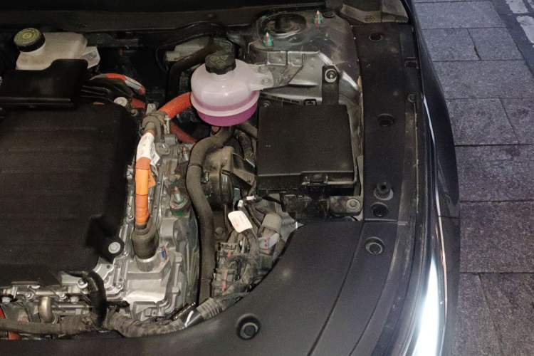Used BYD Destroyer 05 2024 Honor Edition DM-i 120KM Luxury Model Engine Bay Left