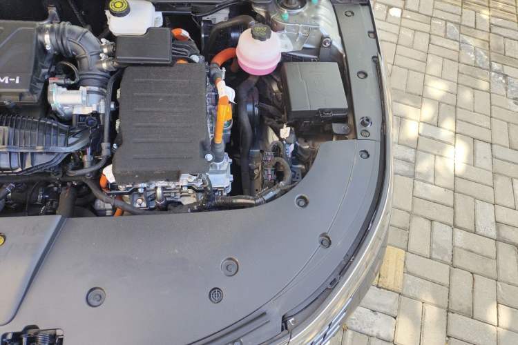 Used BYD Destroyer 05 2024 Honor Edition DM-i 120KM Luxury Model Engine Bay Left