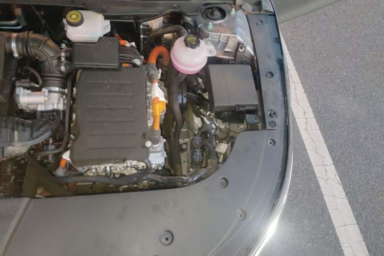 Used BYD Destroyer 05 2024 Honor Edition DM-i 120KM Luxury Model Engine Bay Left
