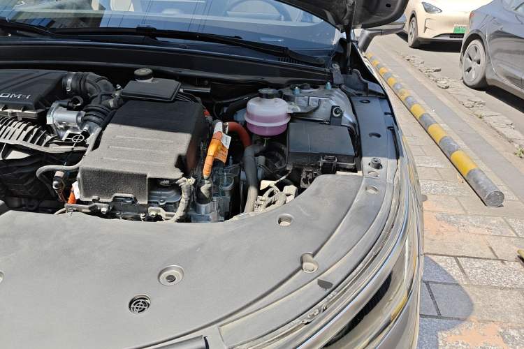 Used BYD Destroyer 05 2024 HONOR Edition DM-i 55KM Luxury Model Engine Bay Left