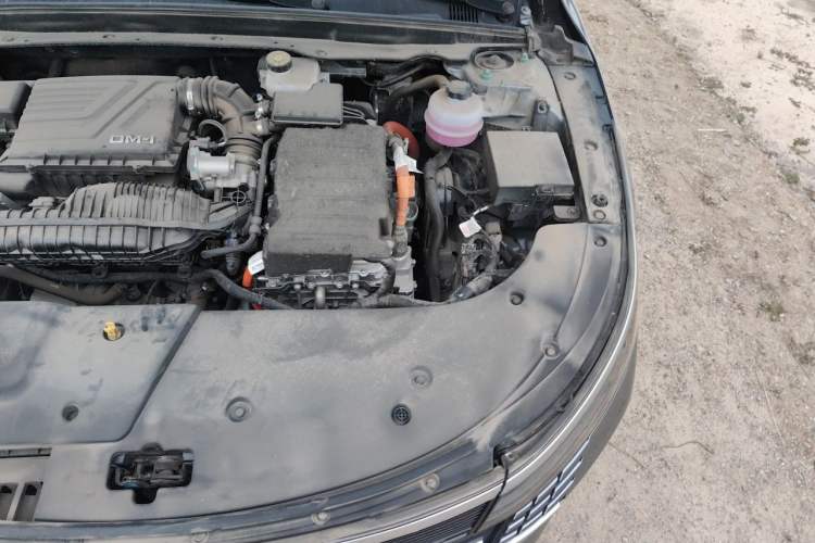 Used BYD Destroyer 05 2024 HONOR Edition DM-i 55KM Luxury Model Engine Bay Left