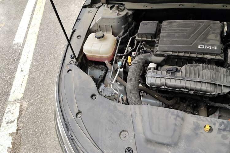 Used BYD Destroyer 05 2024 HONOR Edition DM-i 55KM Luxury Model Engine Bay Right