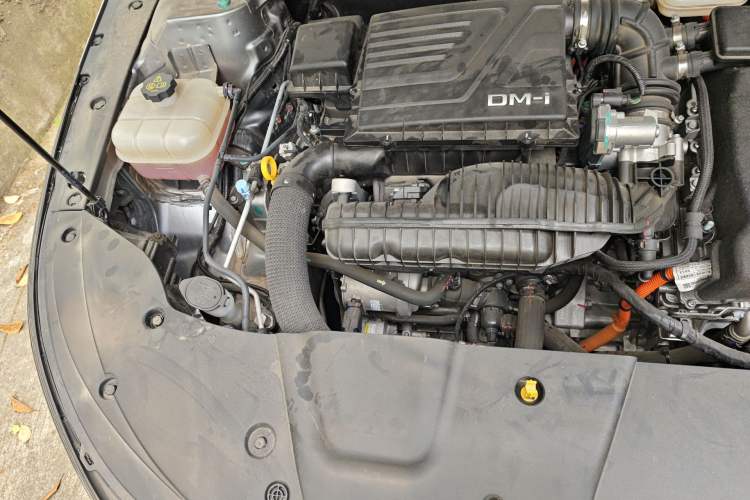 Used BYD Destroyer 05 2024 HONOR Edition DM-i 55KM Luxury Model Engine Bay Right