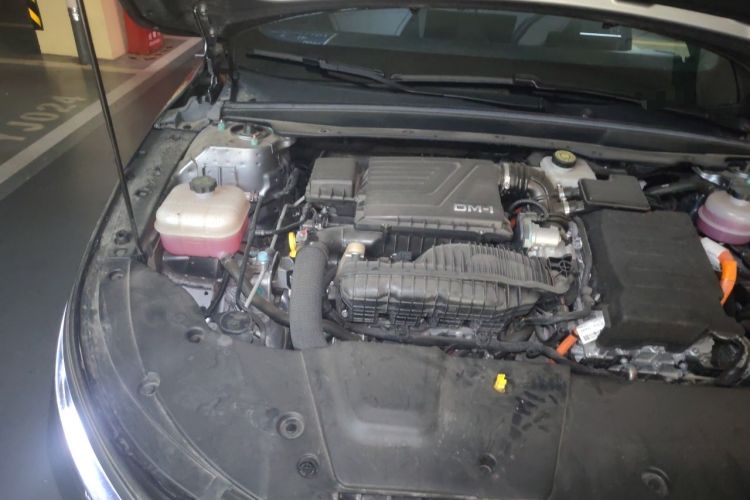Used BYD Destroyer 05 2024 HONOR Edition DM-i 55KM Luxury Model Engine Bay Right