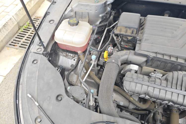Used BYD Destroyer 05 2024 HONOR Edition DM-i 55KM Luxury Model Engine Bay Right