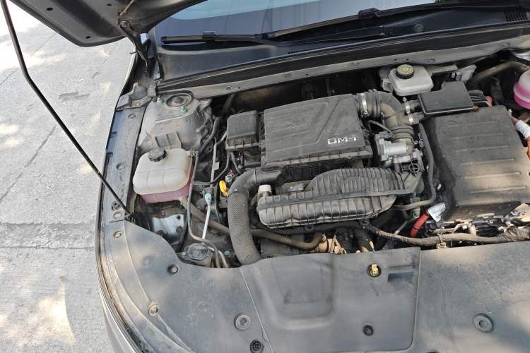 Used BYD Destroyer 05 2024 Honor Edition DM-i 120KM Luxury Model Engine Bay Right