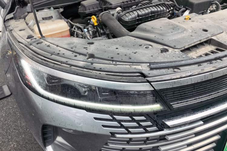 Used BYD Destroyer 05 2024 HONOR Edition DM-i 55KM Luxury Model Engine Bay Right