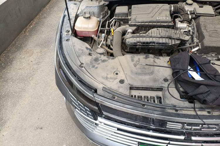 Used BYD Destroyer 05 2024 HONOR Edition DM-i 55KM Luxury Model Engine Bay Right