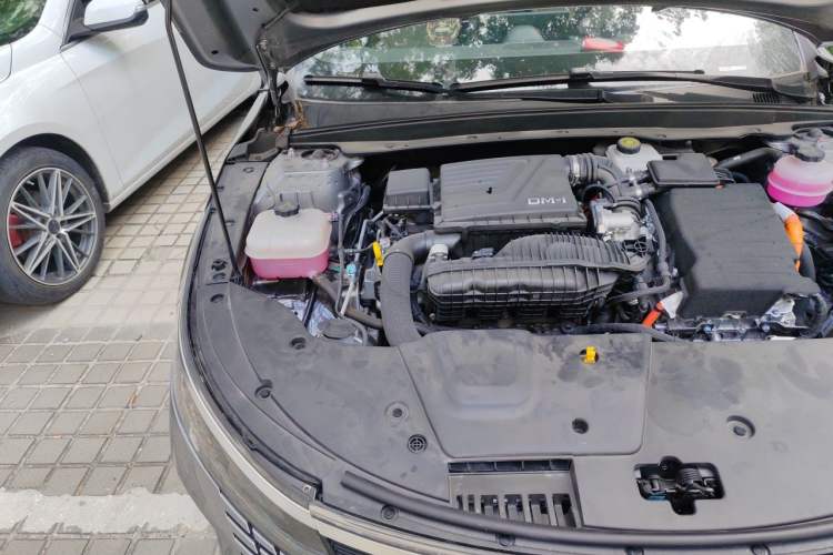 Used BYD Destroyer 05 2024 HONOR Edition DM-i 55KM Luxury Model Engine Bay Right
