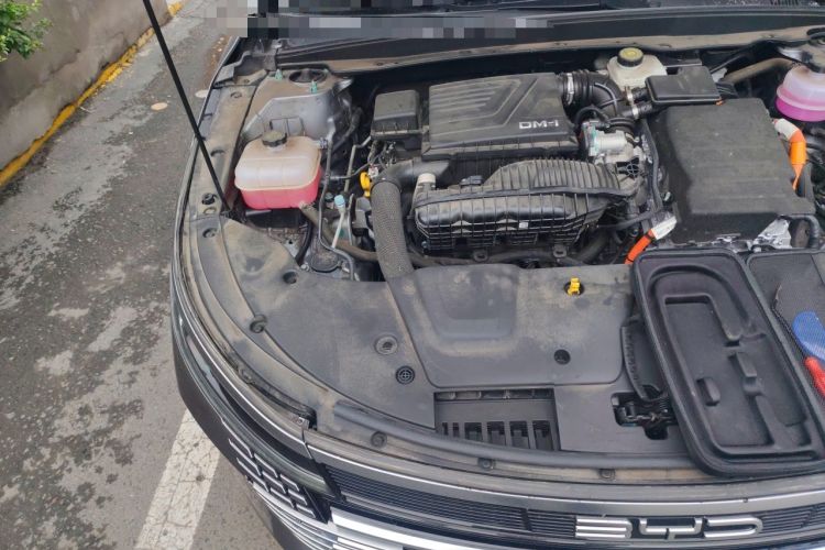 Used BYD Destroyer 05 2024 HONOR Edition DM-i 55KM Luxury Model Engine Bay Right