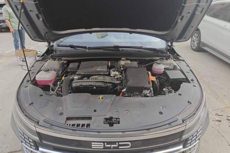 Used BYD Destroyer 05 2024 HONOR Edition DM-i 55KM Luxury Model Engine Bay