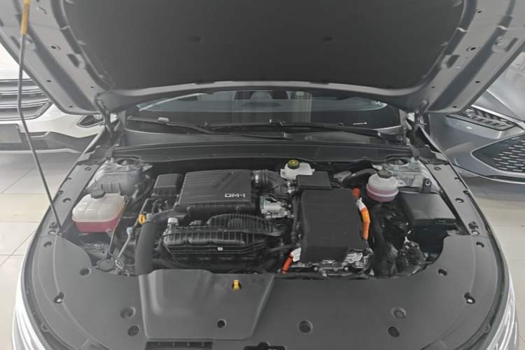 Used BYD Destroyer 05 2024 HONOR Edition DM-i 55KM Luxury Model Engine Bay