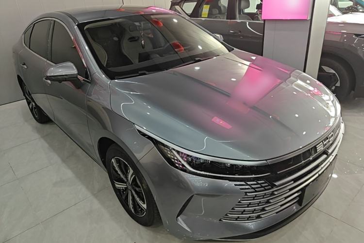 Used BYD Destroyer 05 2024 Honor Edition DM-i 120KM Luxury Model Front Right 45 Deg