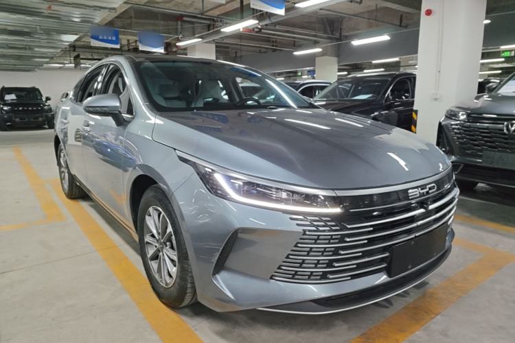 Used BYD Destroyer 05 2024 HONOR Edition DM-i 55KM Luxury Model Front Right 45 Deg