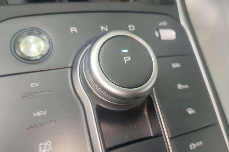 Used BYD Destroyer 05 2024 HONOR Edition DM-i 55KM Luxury Model Gear Lever