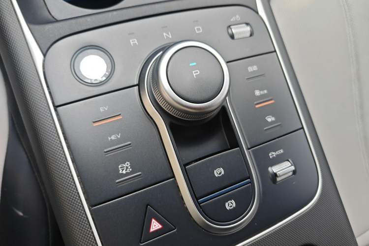 Used BYD Destroyer 05 2024 Honor Edition DM-i 120KM Luxury Model Gear Lever