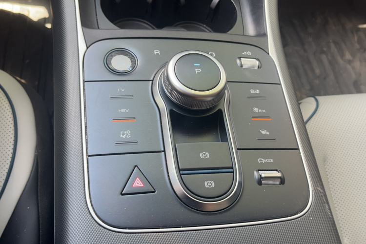 Used BYD Destroyer 05 2024 HONOR Edition DM-i 55KM Luxury Model Gear Lever