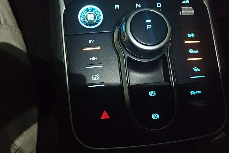 Used BYD Destroyer 05 2024 Honor Edition DM-i 120KM Luxury Model Gear Lever