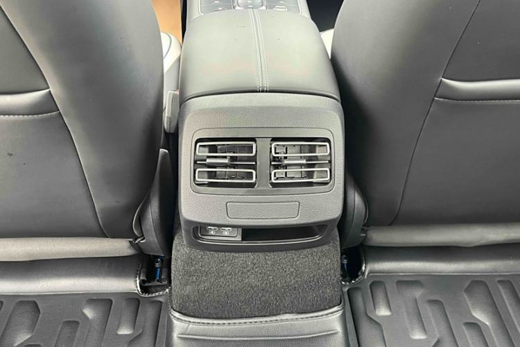 Used BYD Destroyer 05 2024 HONOR Edition DM-i 120KM Flagship Model Interior 10