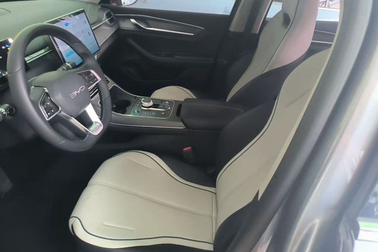 Used BYD Destroyer 05 2024 HONOR Edition DM-i 55KM Luxury Model Interior 2
