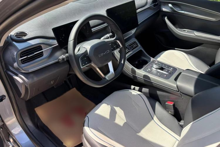 Used BYD Destroyer 05 2024 HONOR Edition DM-i 55KM Luxury Model Interior 7