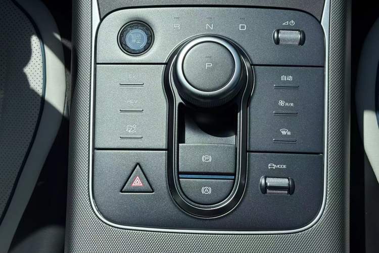 Used BYD Destroyer 05 2024 HONOR Edition DM-i 55KM Luxury Model Interior 9
