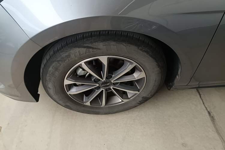Used BYD Destroyer 05 2024 HONOR Edition DM-i 55KM Luxury Model Left Front Wheel Hub