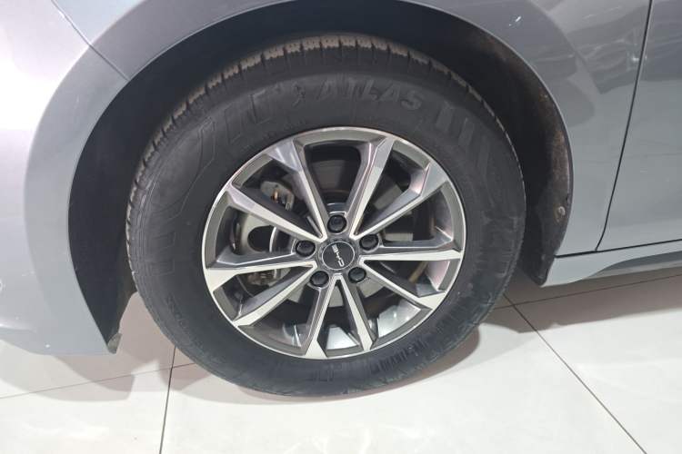 Used BYD Destroyer 05 2024 HONOR Edition DM-i 55KM Prestige Model Left Front Wheel Hub