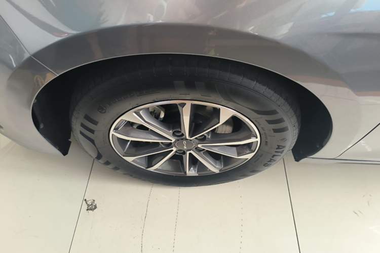 Used BYD Destroyer 05 2024 HONOR Edition DM-i 55KM Luxury Model Left Front Wheel Hub