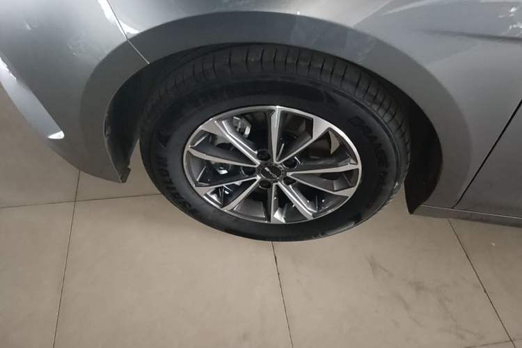 Used BYD Destroyer 05 2024 HONOR Edition DM-i 55KM Luxury Model Left Front Wheel Hub