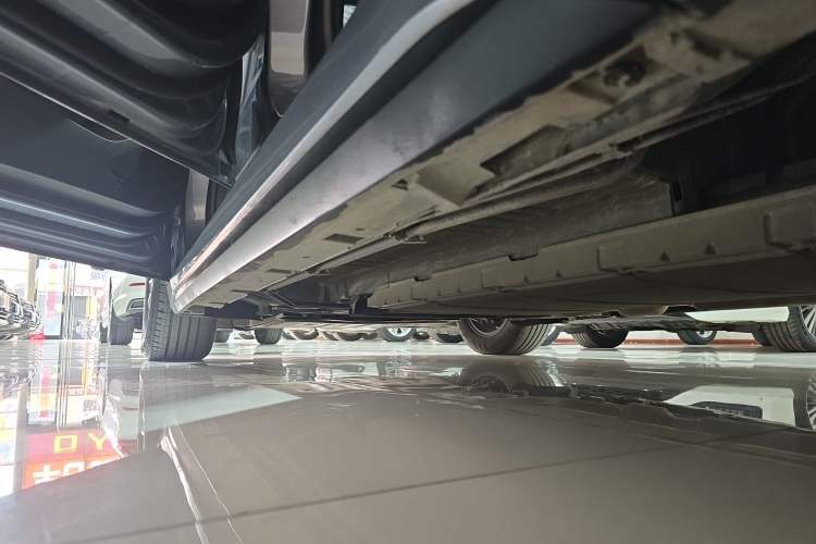 Used BYD Destroyer 05 2024 HONOR Edition DM-i 55KM Prestige Model Left Side Sill
