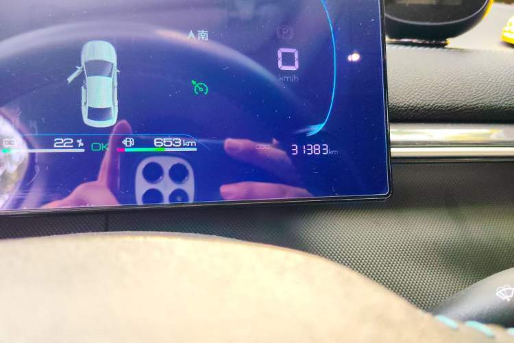 Used BYD Destroyer 05 2024 Honor Edition DM-i 120KM Luxury Model Odometer Close Up