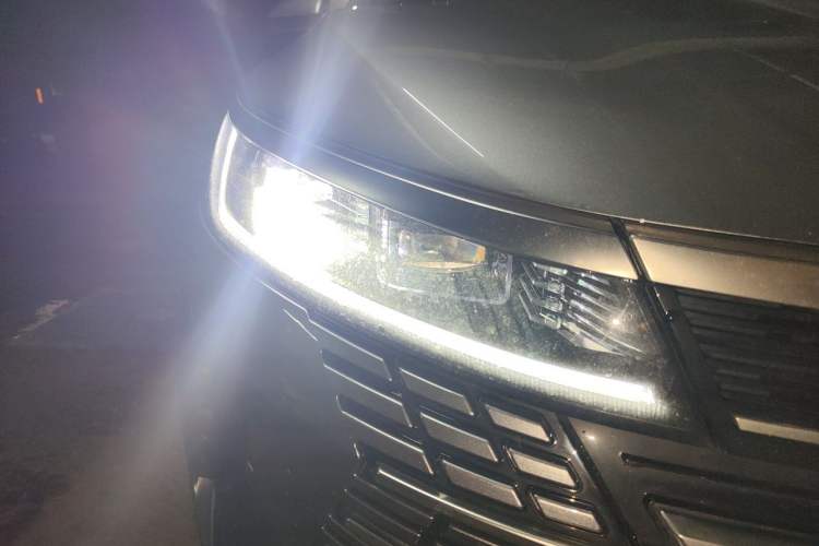 Used BYD Destroyer 05 2024 HONOR Edition DM-i 55KM Luxury Model Right Front Headlight