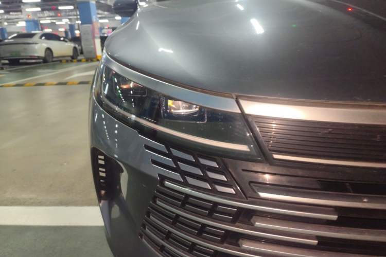 Used BYD Destroyer 05 2024 HONOR Edition DM-i 55KM Luxury Model Right Front Headlight