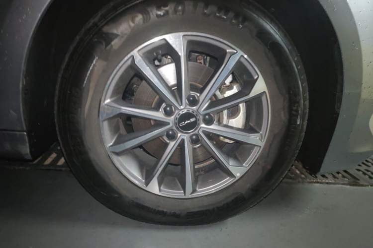 Used BYD Destroyer 05 2024 HONOR Edition DM-i 55KM Luxury Model Right Front Wheel Hub