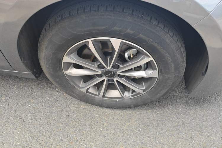 Used BYD Destroyer 05 2024 HONOR Edition DM-i 55KM Luxury Model Right Front Wheel Hub