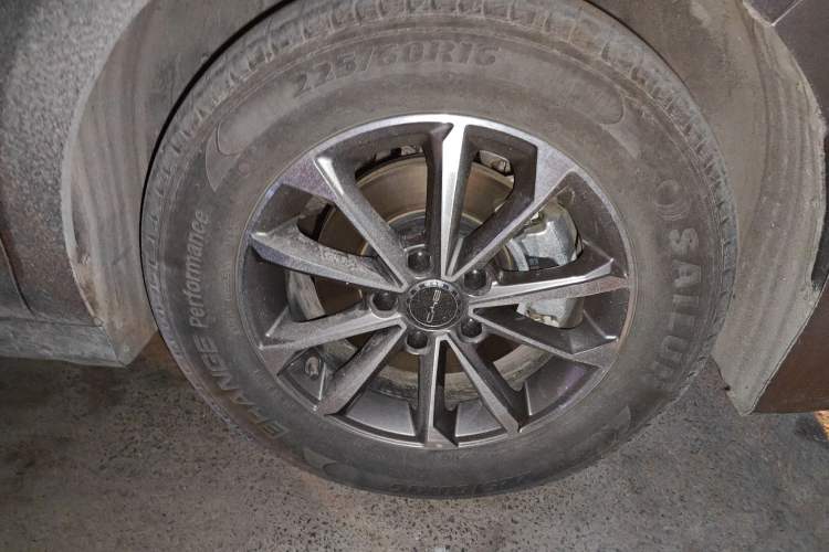 Used BYD Destroyer 05 2024 HONOR Edition DM-i 55KM Luxury Model Right Front Wheel Hub