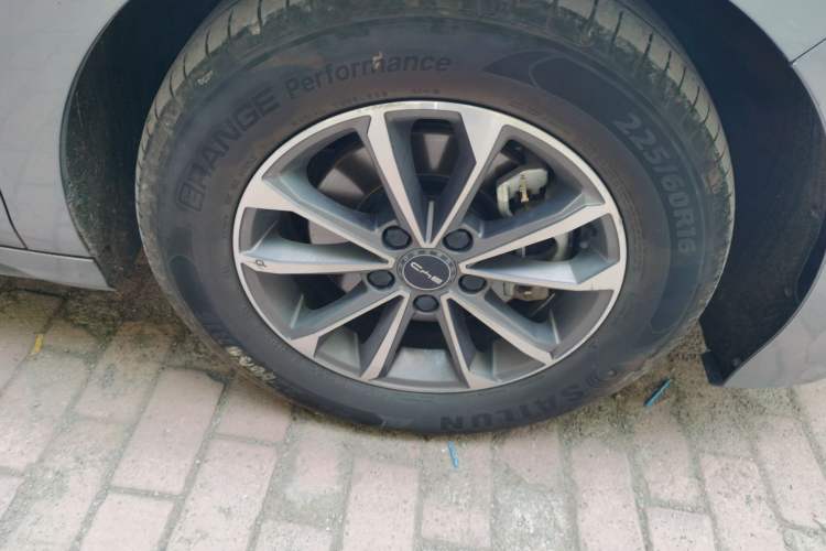 Used BYD Destroyer 05 2024 HONOR Edition DM-i 55KM Luxury Model Right Front Wheel Hub