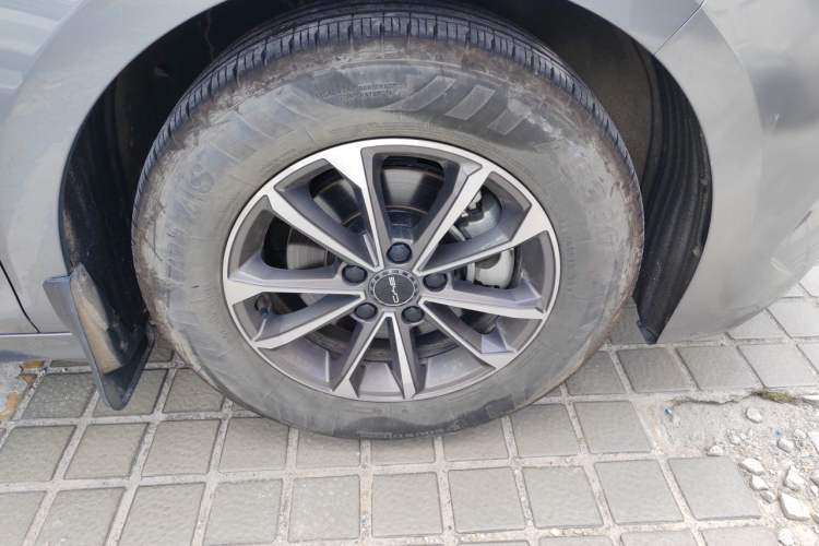 Used BYD Destroyer 05 2024 HONOR Edition DM-i 55KM Luxury Model Right Front Wheel Hub