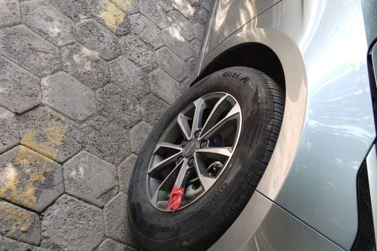 Used BYD Destroyer 05 2024 HONOR Edition DM-i 55KM Luxury Model Right Front Wheel Hub