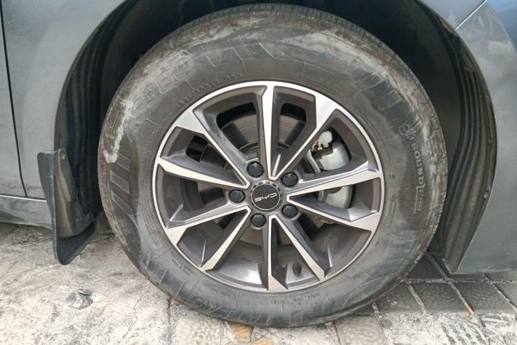 Used BYD Destroyer 05 2024 HONOR Edition DM-i 55KM Luxury Model Right Front Wheel Hub