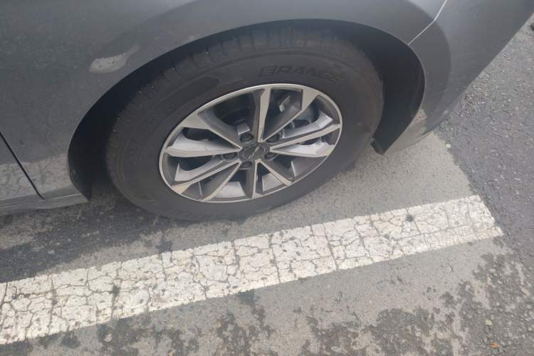 Used BYD Destroyer 05 2024 HONOR Edition DM-i 55KM Luxury Model Right Front Wheel Hub