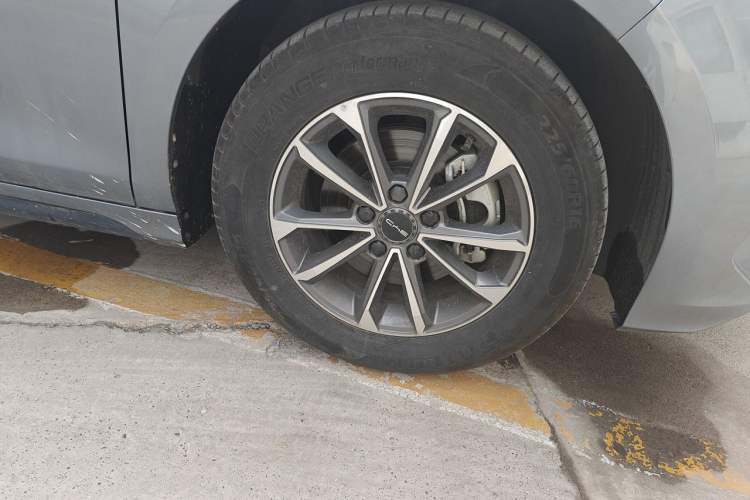 Used BYD Destroyer 05 2024 HONOR Edition DM-i 55KM Luxury Model Right Front Wheel Hub