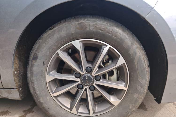 Used BYD Destroyer 05 2024 HONOR Edition DM-i 55KM Luxury Model Right Front Wheel Hub