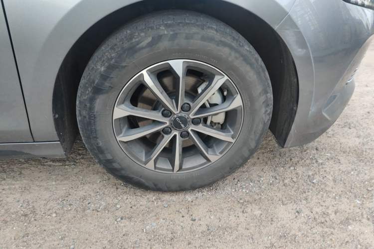 Used BYD Destroyer 05 2024 HONOR Edition DM-i 55KM Luxury Model Right Front Wheel Hub