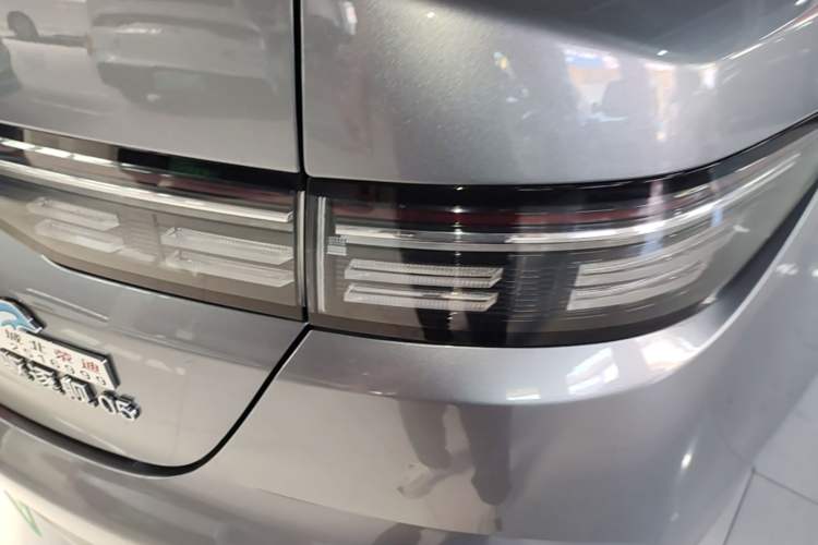 Used BYD Destroyer 05 2024 HONOR Edition DM-i 55KM Luxury Model Right Rear Taillight