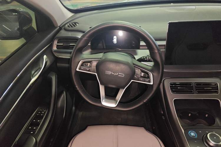 Used BYD Destroyer 05 2024 Honor Edition DM-i 120KM Luxury Model Steering Wheel