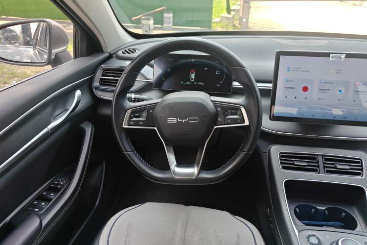 Used BYD Destroyer 05 2024 Honor Edition DM-i 120KM Luxury Model Steering Wheel